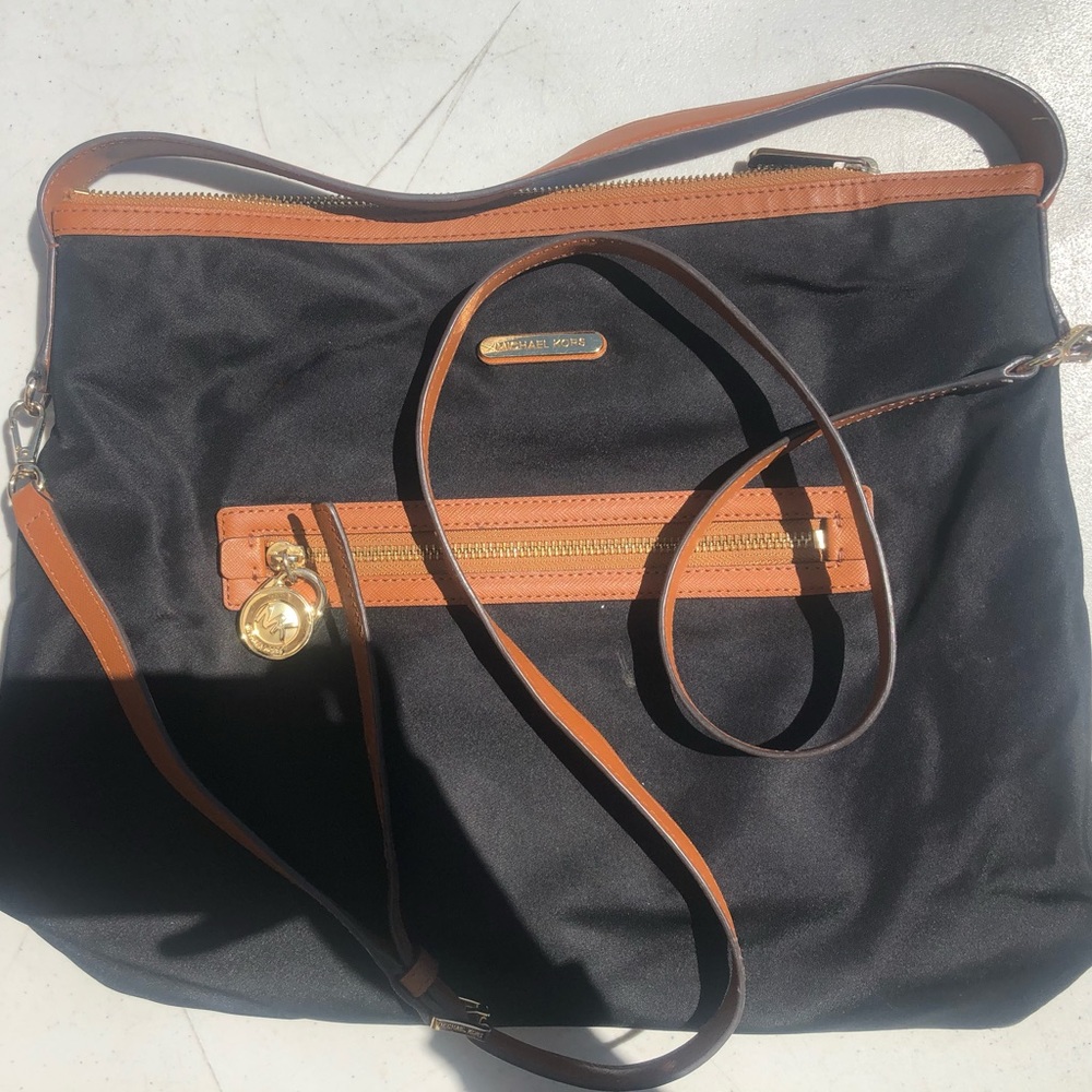 Micheal Kors Cross Body